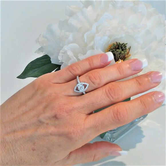 Solitaire Ring Sz 8 Cocktail Silver 925 Simulated REALISTIC DIAMOND Contemporary - Picture 7 of 10